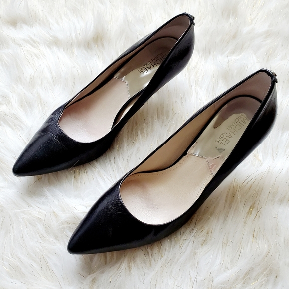 Michael Kors black leather pointy-toe heels - Picture 2 of 8